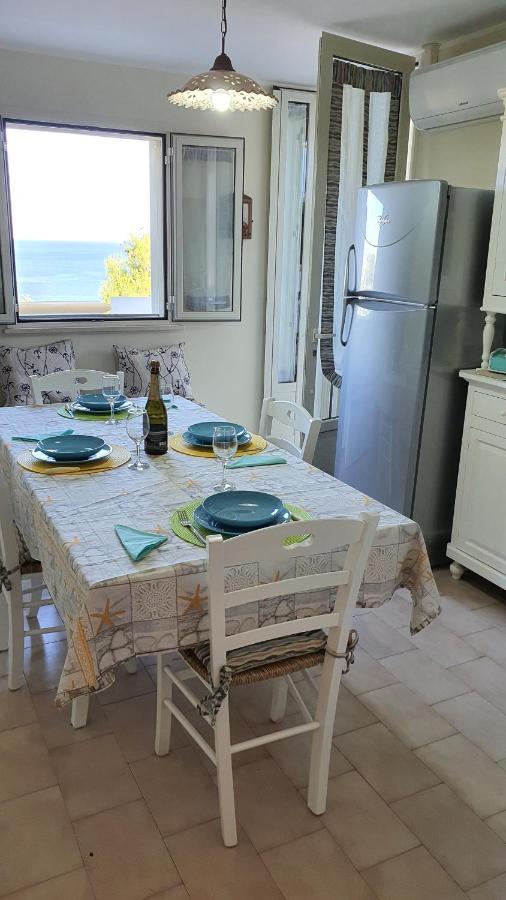 Casa Vacanze "Il Carrubo" 加利亚诺德尔卡波 外观 照片
