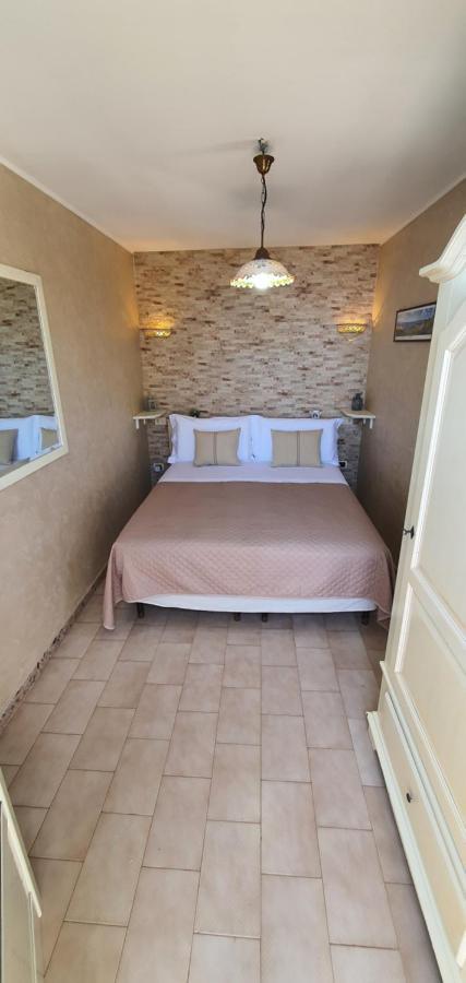Casa Vacanze "Il Carrubo" 加利亚诺德尔卡波 外观 照片