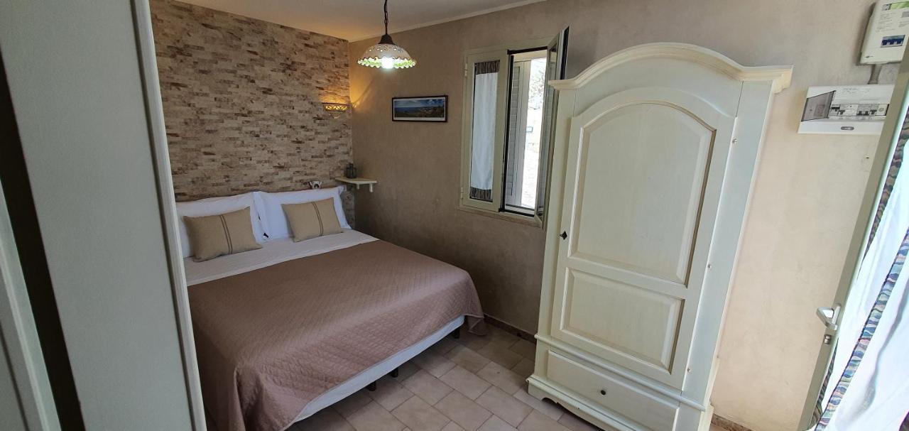 Casa Vacanze "Il Carrubo" 加利亚诺德尔卡波 外观 照片